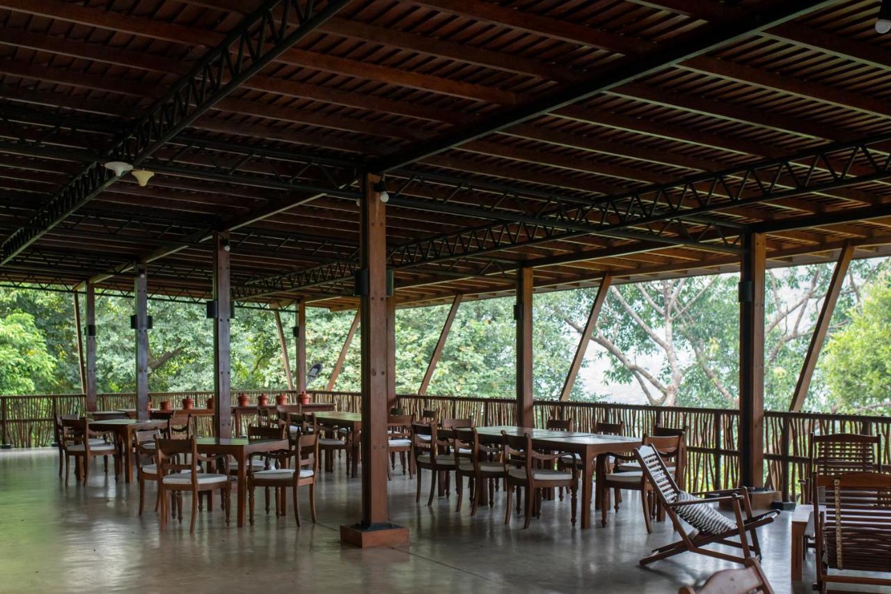 Birds Park Polgahawela Hotel Wadakada Ngoại thất bức ảnh