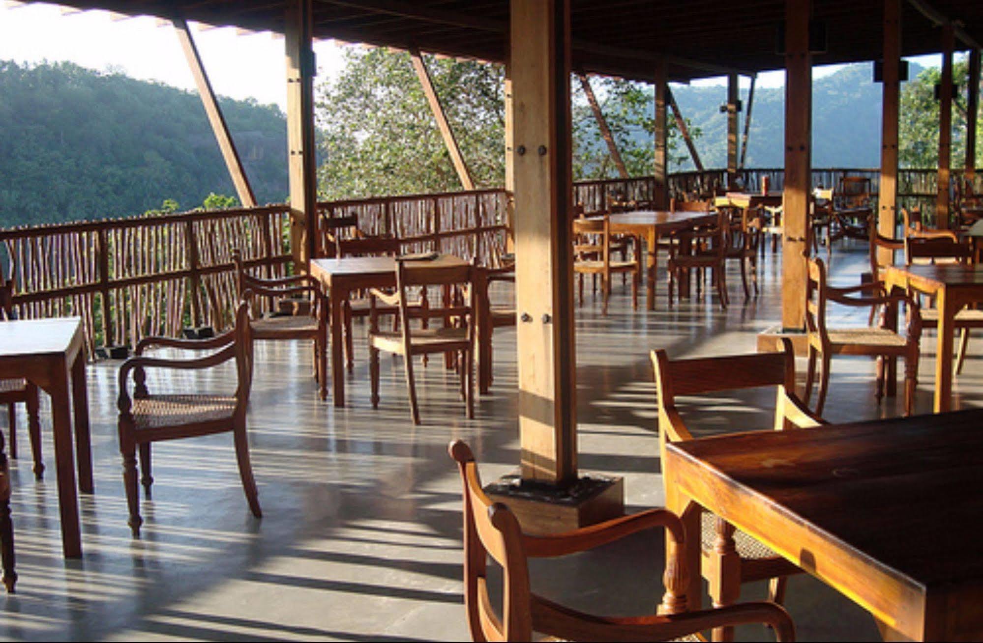 Birds Park Polgahawela Hotel Wadakada Ngoại thất bức ảnh