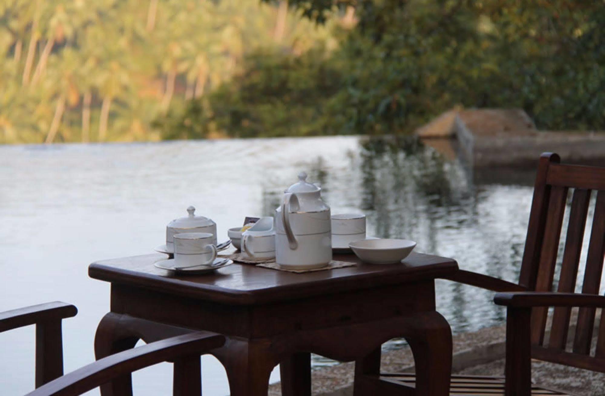 Birds Park Polgahawela Hotel Wadakada Ngoại thất bức ảnh